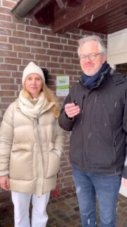 Freitagsinfo 09.01.2026
Heute in der Freitagsinfo:
- Förderverein sammelt Spenden für Außengelände der Kita St. Marien
- Jetzt anmelden für den Karnevalszug am 08.02. in Wachtendonk!
- Sternsinger in unserer Gemeinde unterwegs
- Tannenbaumsammlung von Jugendfeuerwehr und Jugendrotkreuz
- Der Mittagstisch für Dich und mich
- Reparatur Café Wachtendonk
- Gymnastiktreff mit neuer Uhrzeit
- Irish Session am Samstag, 17.01.
https://youtu.be/tU5_Oe7W38I
#wankum #wachtendonk #paulhoene #freitagsinfo #bürgermeisterwawa