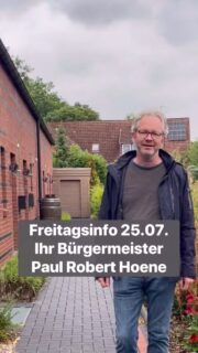 Freitagsinfo 25.07.2025
Heute in der Freitagsinfo: 
-Bezahlbarer Wohnraum mal anders gedacht 
-Treckertreffen im Rahmen des Burgfestes 
-Sperrung des Rochuswegs 
-Neue Asphalt-Deckschicht „Achter de Stadt“ 
-Wachtendonk und Wankum bei LEADER-Kleinprojekten ganz vorne mit dabei 
-Vorfreude auf das Burgfest bei der Landjugend Wachtendonk 
-Sonnenblumen auf der Schlick 
-Letzter Tag des offenen Ateliers am „Alten Wasserwerk“ 
https://youtu.be/ybvv2Hfvybw 
#wohnungsbau #bezahlbarerwohnungsbau #powertownhouse #sozialerwohnungsbau #wachtendonk #wankum #gemeindewachtendonk #bürgermeisterwawa #freitagsinfo #paulhoene #landleben #dorfleben #treckertreff #landjugend #landjugendwachtendonk #kljbwachtendonk #burgfest #leminileader #leader