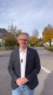 Freitagsinfo 07.11.2024
Heute in der Freitagsinfo:
-Baustellen-Abschluss „Achter de Stadt“ 
-Bordsteinabsenkungen 
-Martinszüge 
-Püfferchen und Punsch beim Förderverein 
-Konstituierende Sitzung des Gemeinderates 
-SP Keusten ist umgezogen 
-Info-Angebote weiterer Kitas für Plätze 2026 
-Reparatur-Café 
-Niederrhein Fräulein stellt neues Buch vor 
-Buchausstellung und Autorenlesung 
-Kreativtag am Borghof 
https://youtu.be/Nc4mzR78JUI
#wankum #wachtendonk #paulhoene #freitagsinfo #bürgermeisterwawa