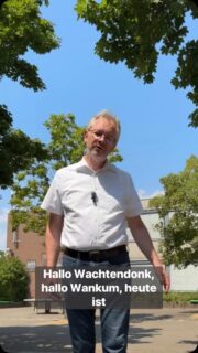 Freitagsinfo 17.07.2026
Heute in der Freitagsinfo:
-Letzter Schultag
-Erster Abschlussjahrgang an der freien Realschule Weitsicht
-Elisabeth Mackenschins für 35. Sportabzeichen geehrt
-Veränderungen bei der stellvertretenden Wehrleitung
-Helfende Hände für Stadtlauf gesucht
-Energiekarawane Wankum: Jetzt noch mitmachen!
-KiSoWa 2026 beginnt
-Hutkonzert mit Simon Kempston am Naturfreibad
-Treckertreffen
https://youtu.be/K-E78klm6As
#wankum #wachtendonk #paulhoene #freitagsinfo #bürgermeisterwawa