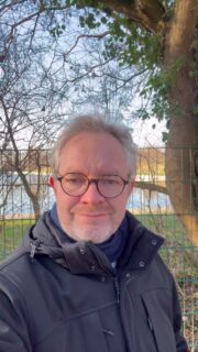 Freitagsinfo 26.12.2025 
Heute in der Freitagsinfo:
-Eiskalt „Anbaden“ am Naturbad 
-Neujahrs-Orgelkonzert mit Ute Gremmel-Geuchen 
-Neue Markierungen „Achter de Stadt“ 
-Baumschmückaktion und Veränderungen am Friedhof Hamesweg Wankum 
-Motto des Karnevalszuges Wachtendonk 
-Mit Rücksichtnahme ins neue Jahr feiern 
https://youtu.be/GZBmK8L7qBE 
#wankum #wachtendonk #paulhoene #freitagsinfo #bürgermeisterwawa